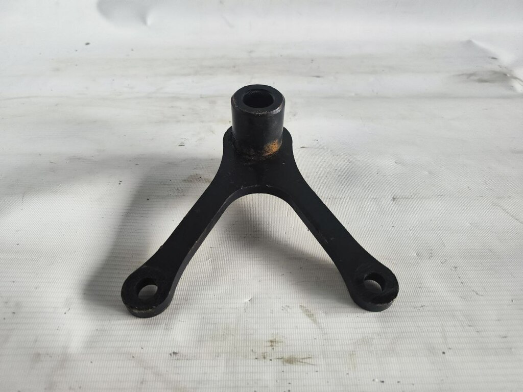 кронштейн цилиндра подъема кабины б/у